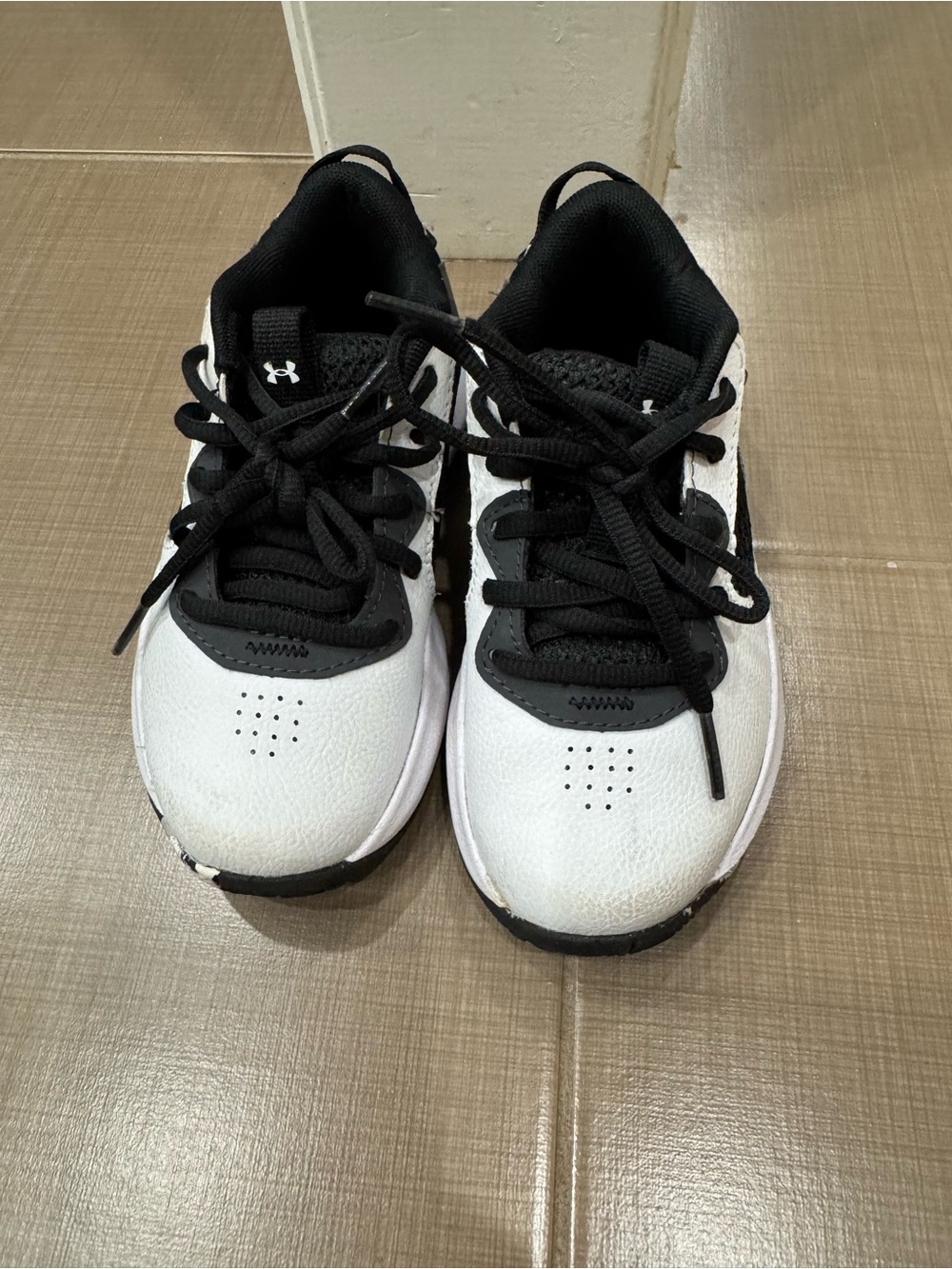 Under Armour Boys Lockdown Basketball Shoes, Size 11K